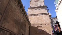 Farklı medeniyetlere ait çok sayıda tarihi yapıyı bünyesinde barındıran Mardin'de, Artuklu Emiri Kutbettin İl Gazi tarafından 1176 yılında inşa edilen Ulu Cami'nin en önemli özelliklerinden biri, inşasından 10 yıl sonra Artuklu Emir