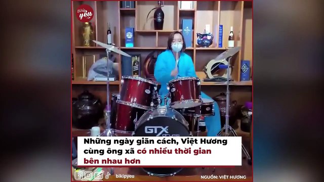 Hoài Phương - Chồng Việt Hương chiều vợ hết nấc: Từ khâu áo đến vì bà xã mà tập ăn sầu riêng