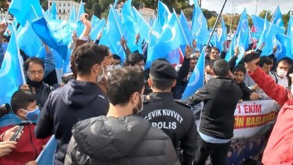 ÇİN BAŞKONSOLOSLUĞU ÖNÜNDE EYLEM