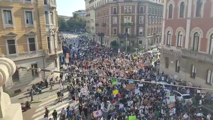 Clima: Fridays for future, in 50 mila a Milano con Greta