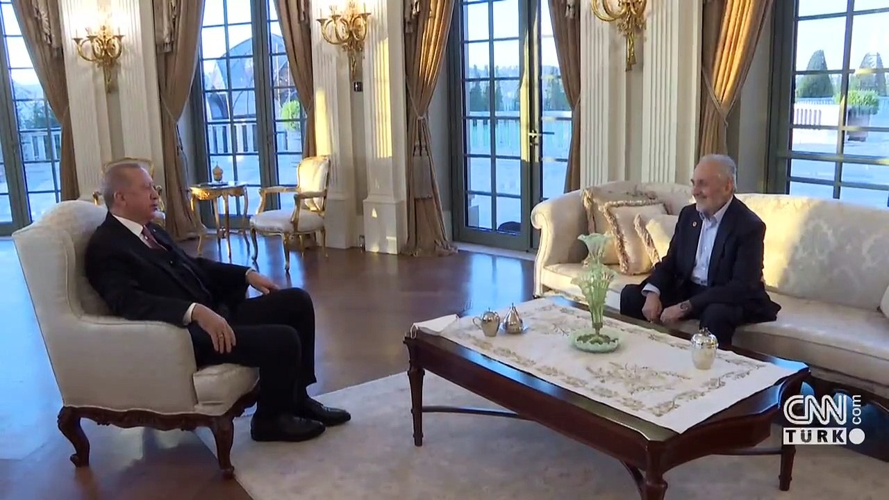 Oğuzhan Asiltürk kimdir, neden vefat etti?