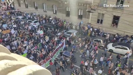 Clima, Milano: gigantesco corteo di attivisti sfila con Greta Thunberg