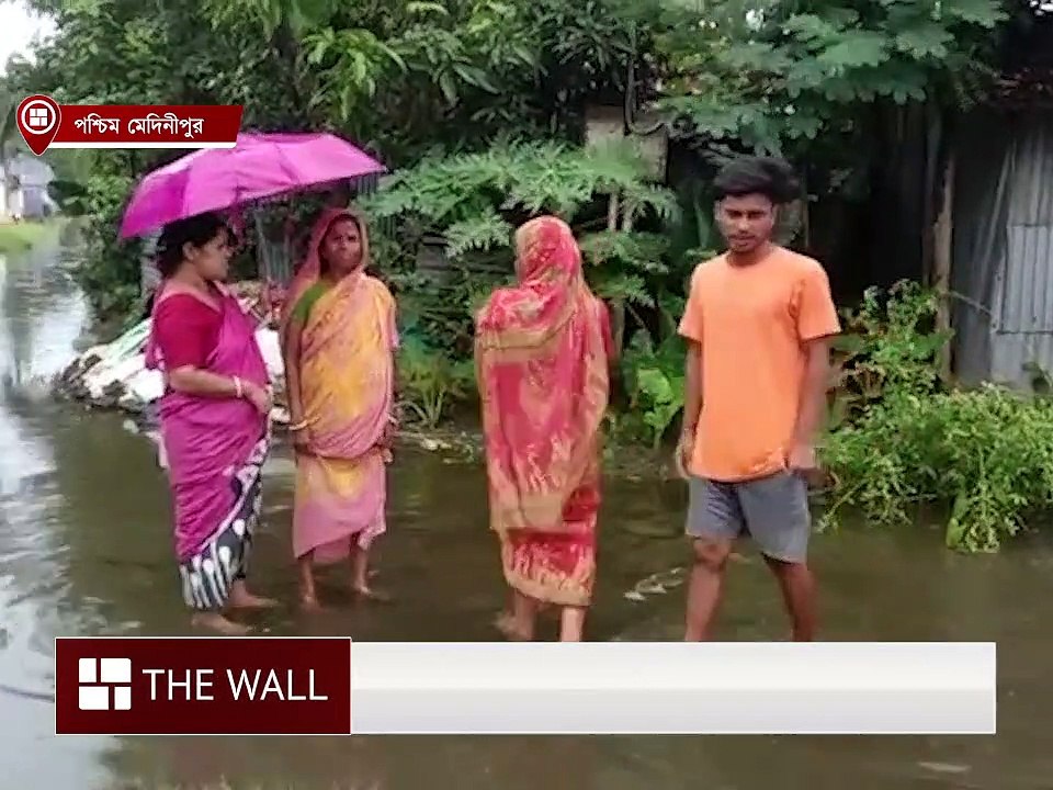 জলের আয়নায়