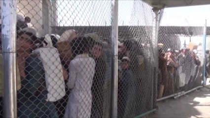 Les talibans bloquent l'exode des Afghans à la frontière pakistanaise