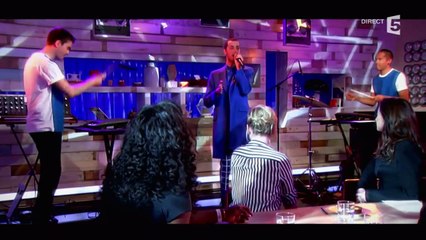 Yanis chante "Hypnotized" en live