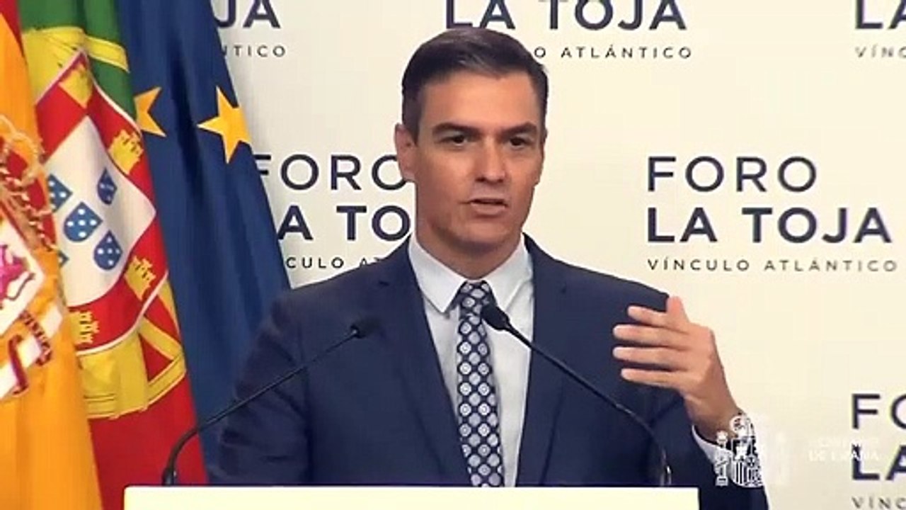 Pedro Sánchez afea la falta de mujeres en su intervención en el Foro de la Toja