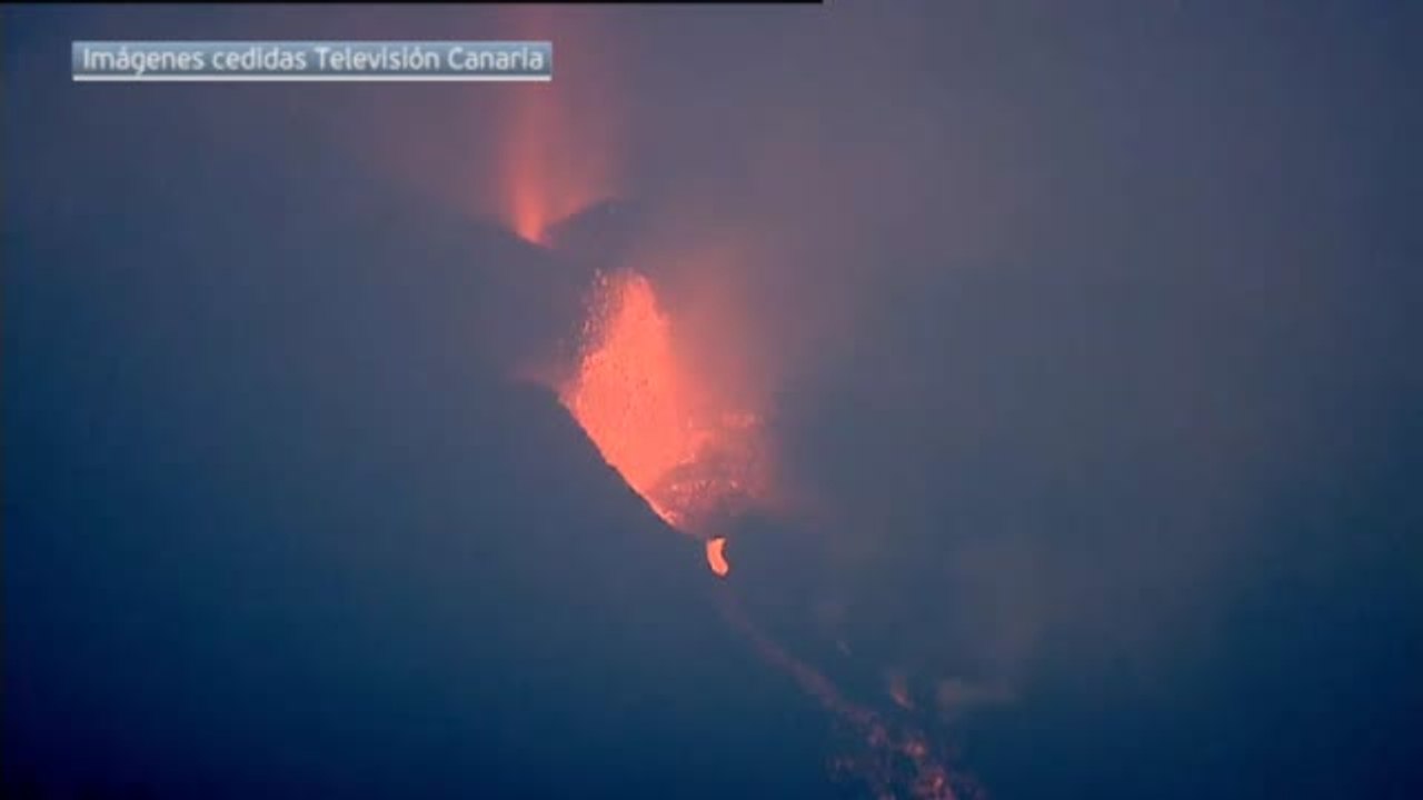 Dos nuevas coladas de lava avanzan imparables en La Palma