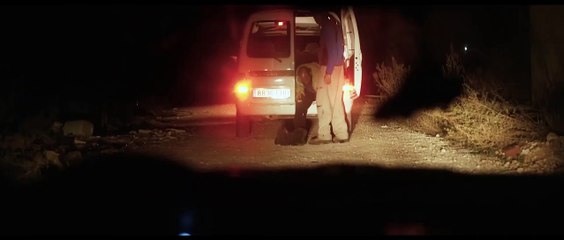 A diente de perro - Tráiler oficial