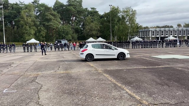Démonstration d'une interpellation à l'école de police de Oissel lors des journées portes ouvertes
