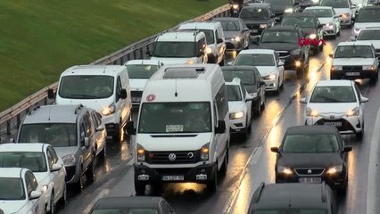 İSTANBUL'DA TRAFİK YOĞUNLUĞU; YÜZDE 78'E ULAŞTI Cevizlibağ
