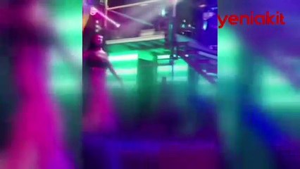 İrem Derici sahneye eşcinsel sapıkların renklerinden oluşan paçavra ile çıktı!