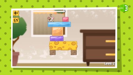 يسعى الفأر للوصول إلى قطعة الجبن