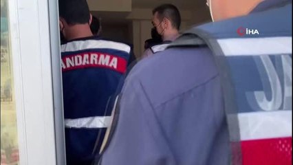 Antalya'da 7,5 ton etiketsiz, faturasız salça ve turşu ele geçirildi