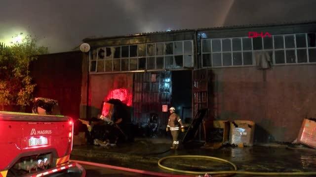 Son dakika: ÜMRANİYE'DE KAUÇUK FABRİKASINDA YANGIN HASARA NEDEN OLDU