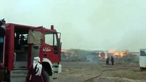 احتراق مجمع إخوان ثابت التجاري الصناعي في مدينة الحديدة نتيجة استهدافه من قبل ميليشيا الحوثي