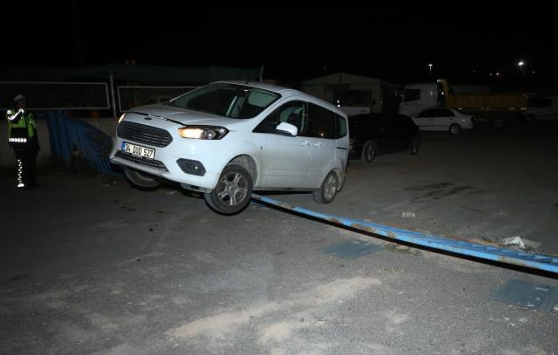 Son dakika haberleri | Sakarya'da ilginç olay: Alkollü şekilde çaldığı kamyonla şehri savaş alanına çevirdi