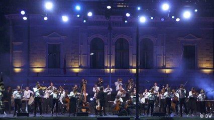The Baltic Sea Philharmonic Performs without Notes