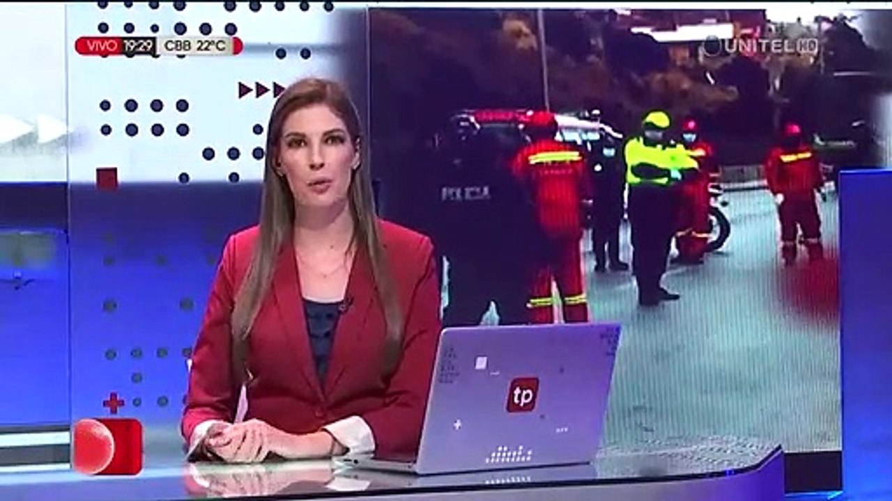 Dos personas mueren en accidente de moto en la autopista La Paz-El Alto