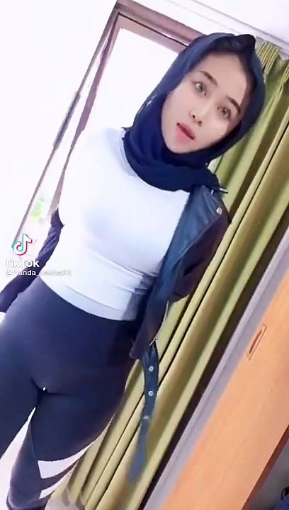 Tiktok jilbab ketat-360p