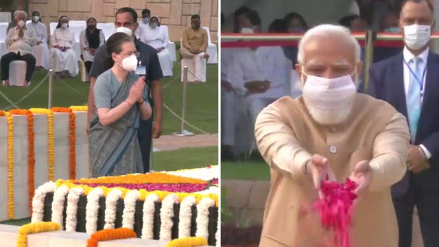 PM Modi, Sonia Gandhi pays tribute to Mahatma Gandhi