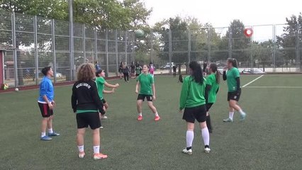 Golleriyle adından söz ettiren genç kadınlar, yeni sezon için iddialı