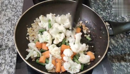 Gobhi gajar matar ki mix sabzi# gobhi gajar matar ki sookhi sabzi