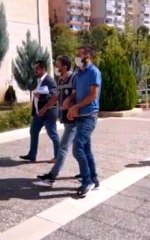 ATM'DEN PARA ÇEKMEK İSTEYENLERİ YARDIM BAHANESİYLE DOLANDIRDI