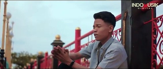 Arief - HARUSKAH AKU MATI   __   Aku mengalah kerana cinta kamu sengaja menggores luka(360P)