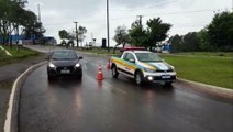 Mancha de óleo exige atenção de motoristas na Av. Rocha Pombo, próximo ao Lago; Transitar foi mobilizada