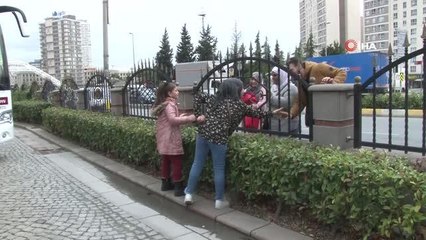 Esenyurt'ta yaşayan 22 Suriye uyruklu göçmen ülkelerine dönmek için yola çıktı