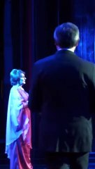 Ministro de trabajo sorprende a su madre Cecilia García y canta con ella