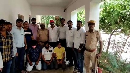 क्रिकेट सट्टा करते तीन बुकी गिरफ्तार