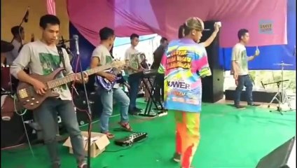 kumpulan kejadian lucu diatas panggung  di jamin ketawa ngakak_480p