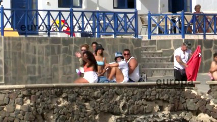 Anabel Pantoja y Omar Sánchez disfrutan de una tarde en la playa