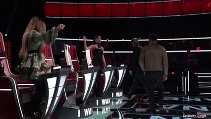 Kelly Teasing Ariana Grande after Picked up By Singer