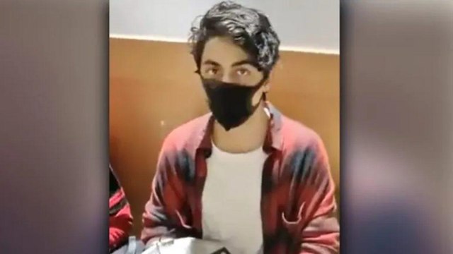 NCB Officer questioning Aryan Khan in Mumbai Cruise Case