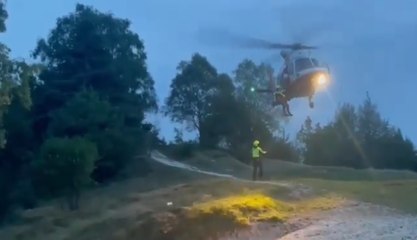 Video herunterladen: Varese - Escursionista dispersa sul Monte Martica: salvata dai Vigili del Fuoco (03.10.21)