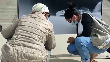 Emotion populaire devant le Vélodrome à Marseille en hommage à Bernard Tapie