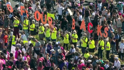 Az abortusztörvény védelmében tüntettek tízezrek az amerikai államokban