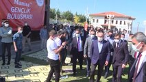 Son dakika... Cumhurbaşkanı Erdoğan, Dışişleri Bakanı Çavuşoğlu'nun katıldığı gençlik buluşmasına telefonla bağlanarak gençlere hitap etti