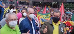 Vaiado, Ciro chama esquerdistas de “fascistas de vermelho”