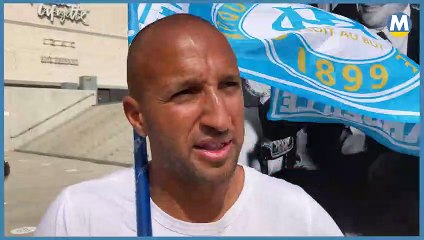 Les supporteurs se recueillent dans « leur temple » après le mort de Bernard Tapie