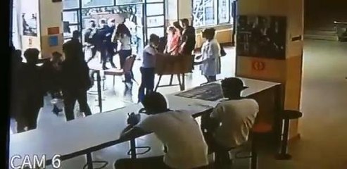 Son dakika gündem: VALİ YERLİKAYA BAYILAN ÖĞRENCİYİ KUCAĞINDA TAŞIYAN BEŞİKTAŞ KAYMAKAMI BAKAN'I TEBRİK ETTİ