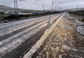 Şiddetli sağanak ve dolu etkili oldu