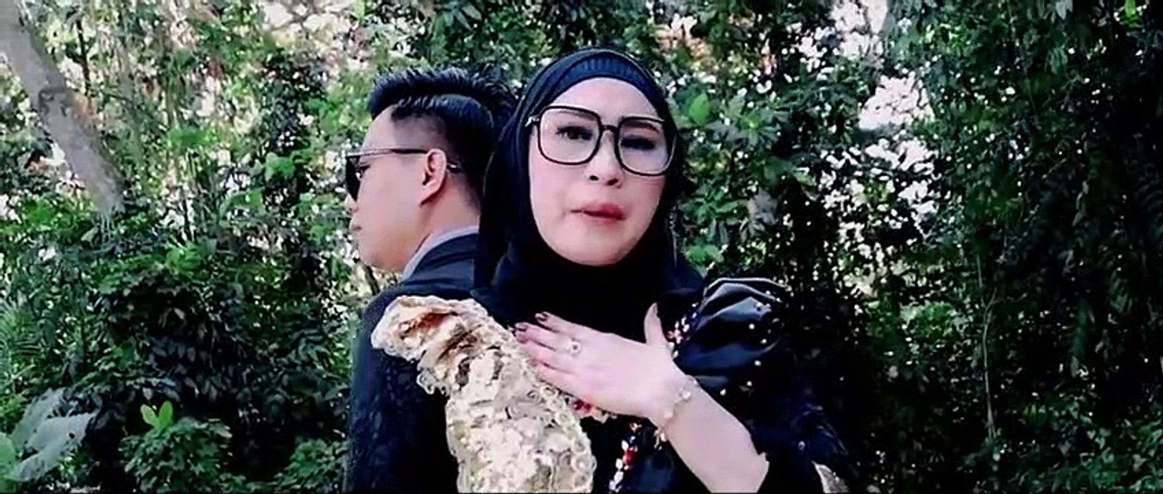 y2mate.com - Lagu Bugis TerbaruMeloni Yaga Tetteni YolaYuki Vii feat Dewi Kaddi_480p