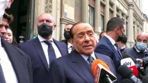 Milano, Berlusconi al seggio: 