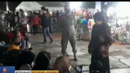 Warga Berkerumun, Walkot Banjar Ancam Tutup Alun-alun