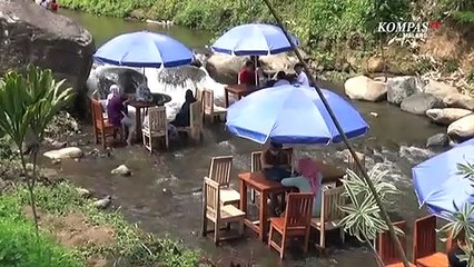 Kafe di Tengah Aliran Sungai, Hadirkan Udara Sejuk dan Pemandangan Indah