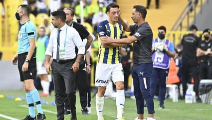 Mesut Özil'den Vitor Pereira'ya olay tepki! Oyuna alınmayınca sinirden çılgına döndü