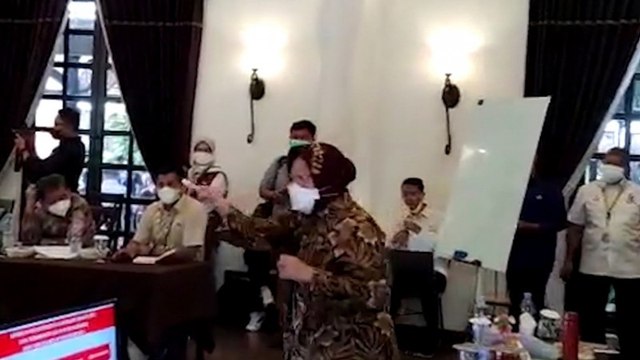 Mensos Risma Minta Maaf karena Bersikap Emosional